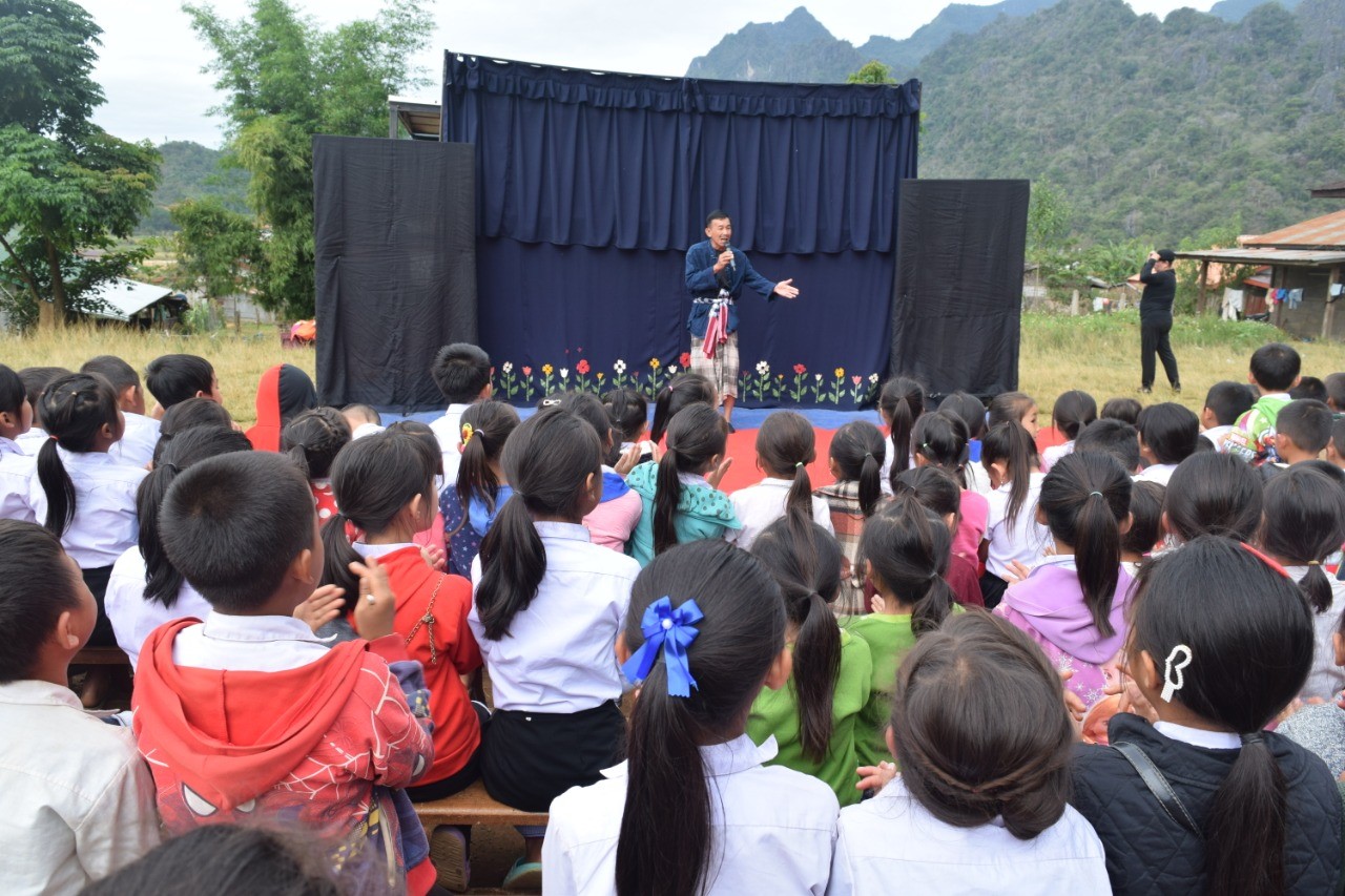 ກອງລະຄອນຕຸກກະຕາແຫ່ງຊາດສະແດງລະຄອນຕຸກກະຕາ ຢູ່ແຂວງໄຊ ສົມບູນ
