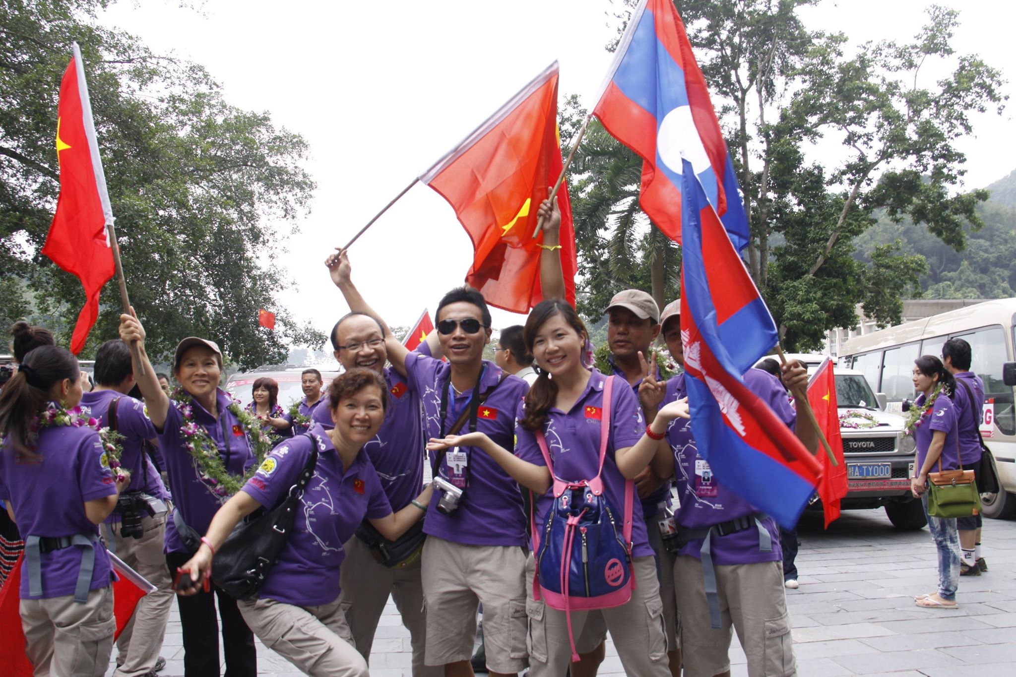 ນັກທຸລະກິດຈີນແນະນຳລາວໃຫ້ຫາເຄື່ອງ ຝາກໃຫ້ນັກທ່ອງທ່ຽວຈີນຖືກັບເມືອບ້ານ