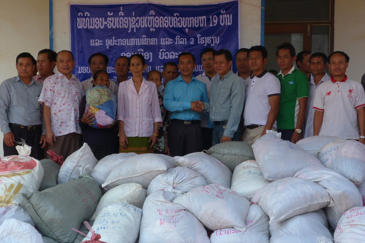 ຄອບຄົວທຸກຍາກ ຢູ່ ເມືອງບົວລະພາ ໄດ້ຮັບເຄື່ອງຊ່ວຍເຫຼືອ