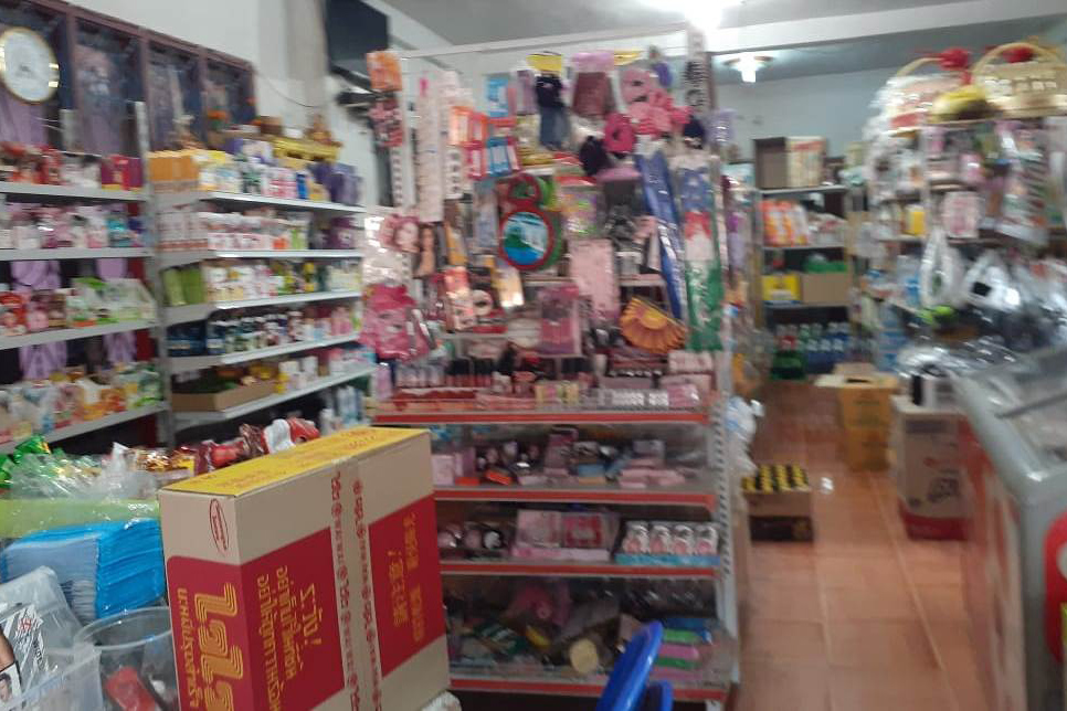 ລາຄາສິນຄ້ານຳເຂົ້າເລີ່ມເໜັງຕິງຫຼັງຈາກມີການປິດດ່ານ