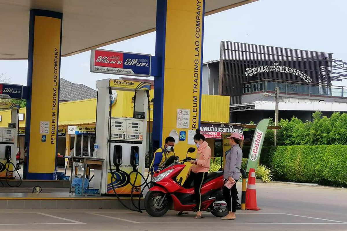 ປັບລາຄານ້ຳມັນທຸກຊະນິດລົງ 400 ກີບ ເລີ່ມມື້ເຊົ້ານີ້