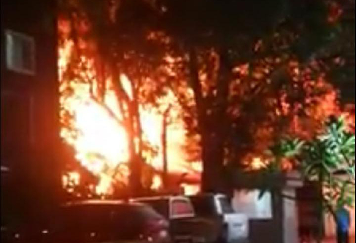 ໄຟໄໝ້ເຮືອນປະຊາຊົນຢູ່ບ້ານໂພນໄຊ ເສຍຫາຍ 150 ລ້ານກວ່າກີບ