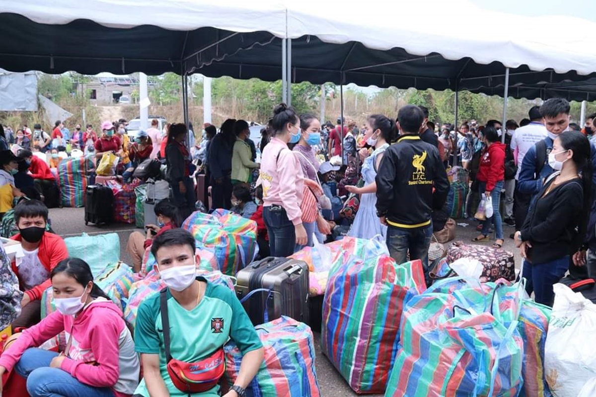 ແຮງງານລາວ ອາດຈະພົບຄວາມຫຍຸ້ງຍາກຫຼາຍຂຶ້ນໃນການດຳລົງຊີວິດ ຍ້ອນຖືກເລີກຈ້າງ