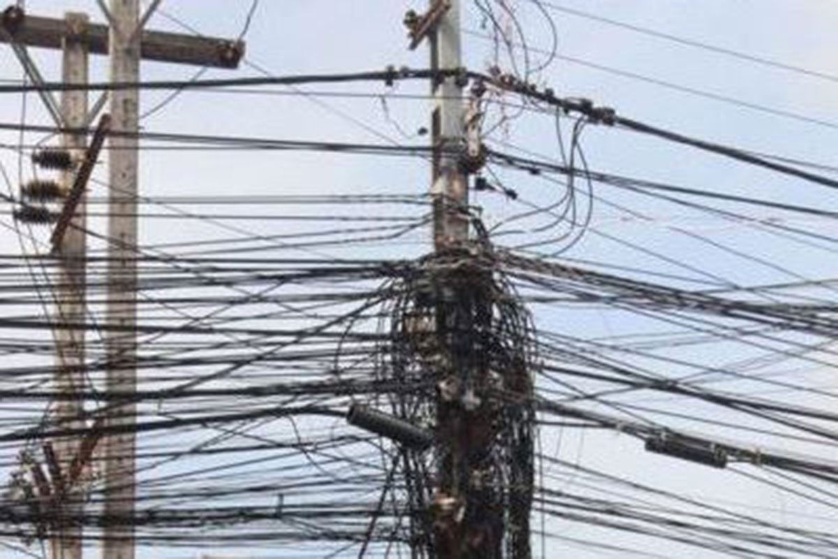 ນະຄອນຫລວງເລັ່ງແກ້ໄຂບັນຫາສາຍເຄເບີນ, ສາຍອິນເຕິເນັດ ແລະ ສາຍອື່ນໆທີ່ບໍ່ເປັນລະບຽບຕາມເສົາໄຟຟ້າ