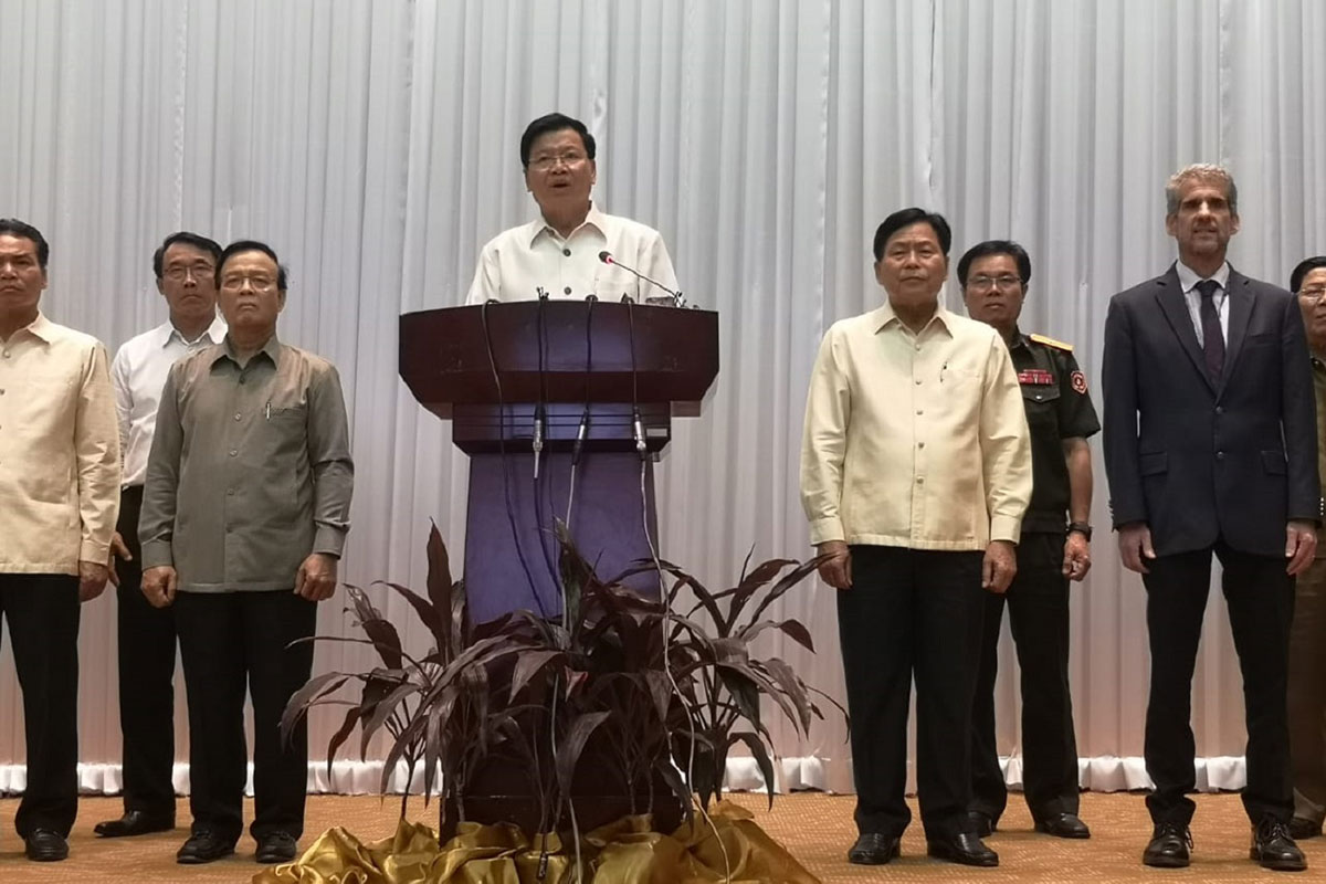 ລາວໄດ້ຮັບໄຊຊະນະໃນການຕໍ່ສູ້ກັບສັດຕູທີ່ຮ້າຍກາດ, ເປັນເພັດສະຄາດທີ່ໄຮ້ສຽງ