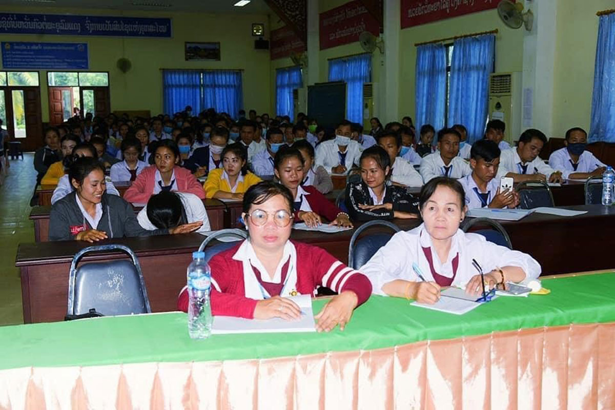 ວິທະຍາໄລຄູ ດົງຄໍາຊ້າງ ອອກບັດນັກສຶກສາໃຫ້ເປັນບັດດຽວກັບບັດເອທີເອັມ