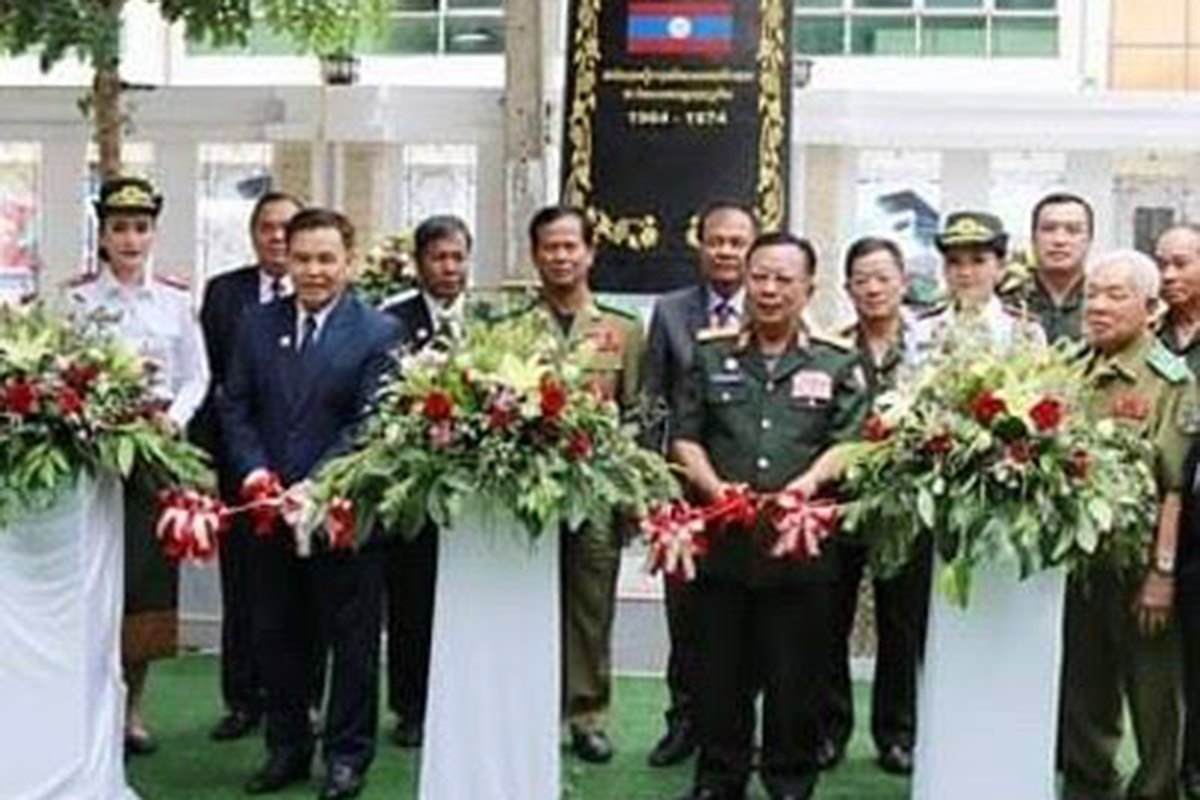 ເປີດອະນຸສອນສະຖານ ‘‘ກອງຮ້ອຍຫີນເພັດວິລະຊົນ”