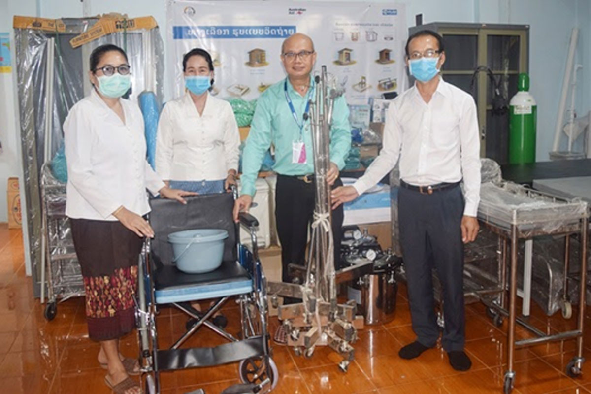 ອົງການ​ແພ​ຣນ ສາກົນ ມອບອຸປະກອນການແພດໃຫ້ໂຮງໝໍຊຸມຊົນຢູ່ ແຂວງສາລະວັນ