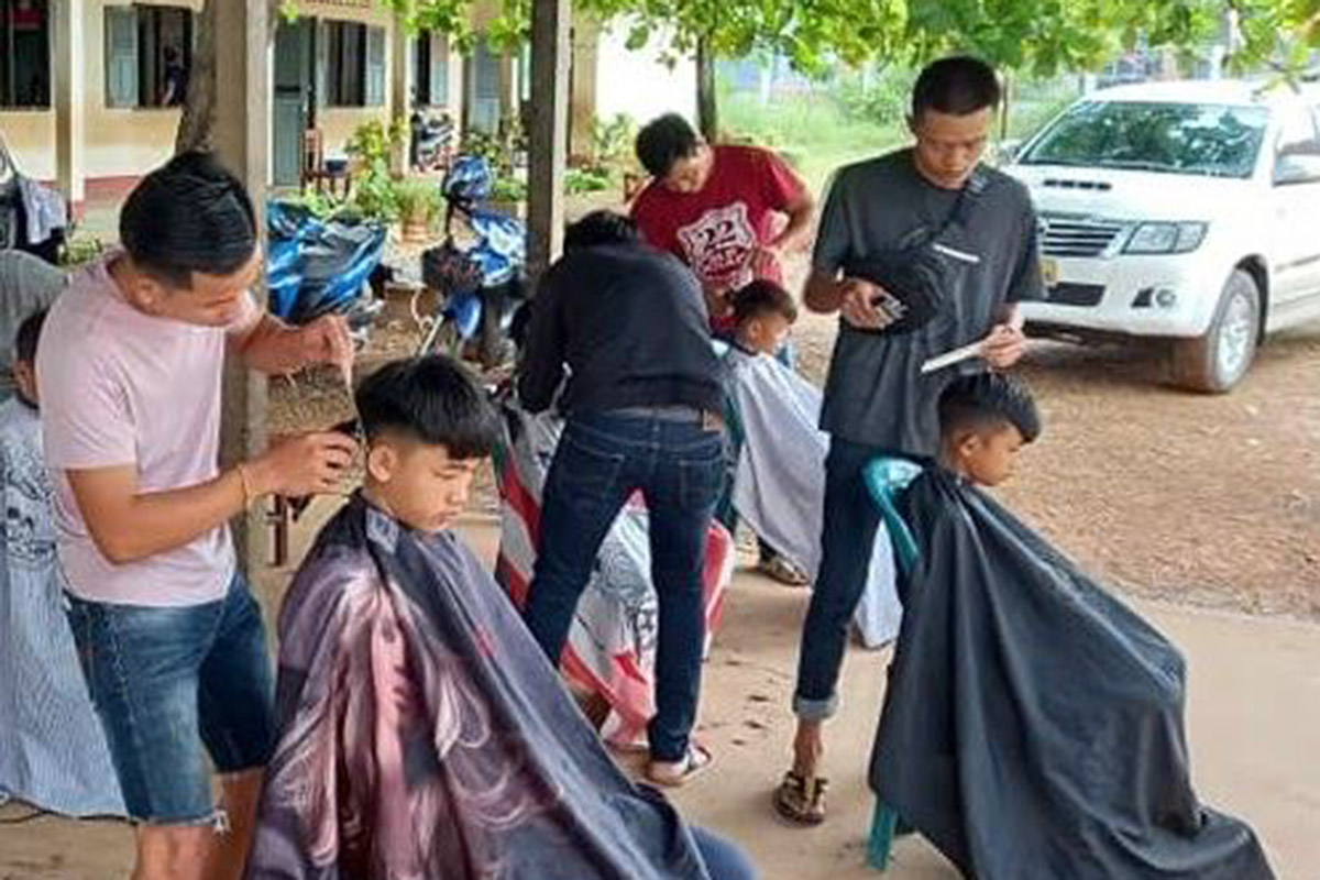 ແຂວງໄຊສົມບູນ ຈັດຝຶກອົບຮົມວິຊາຊ່າງຕັດຜົມຊາຍ