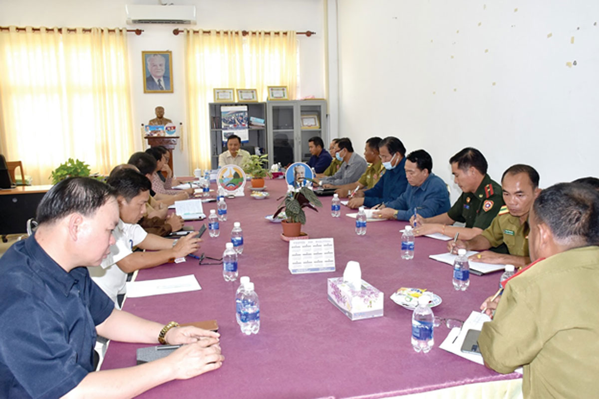 ເຈົ້າແຂວງສະຫວັນນະເຂດເນັ້ນໃຫ້ ເຂັ້ມງວດໃນການກວດຄົນເຂົ້າ-ອອກຢູ່ດ່ານ ຊາຍແດນ ລາວ-ຫວຽດ