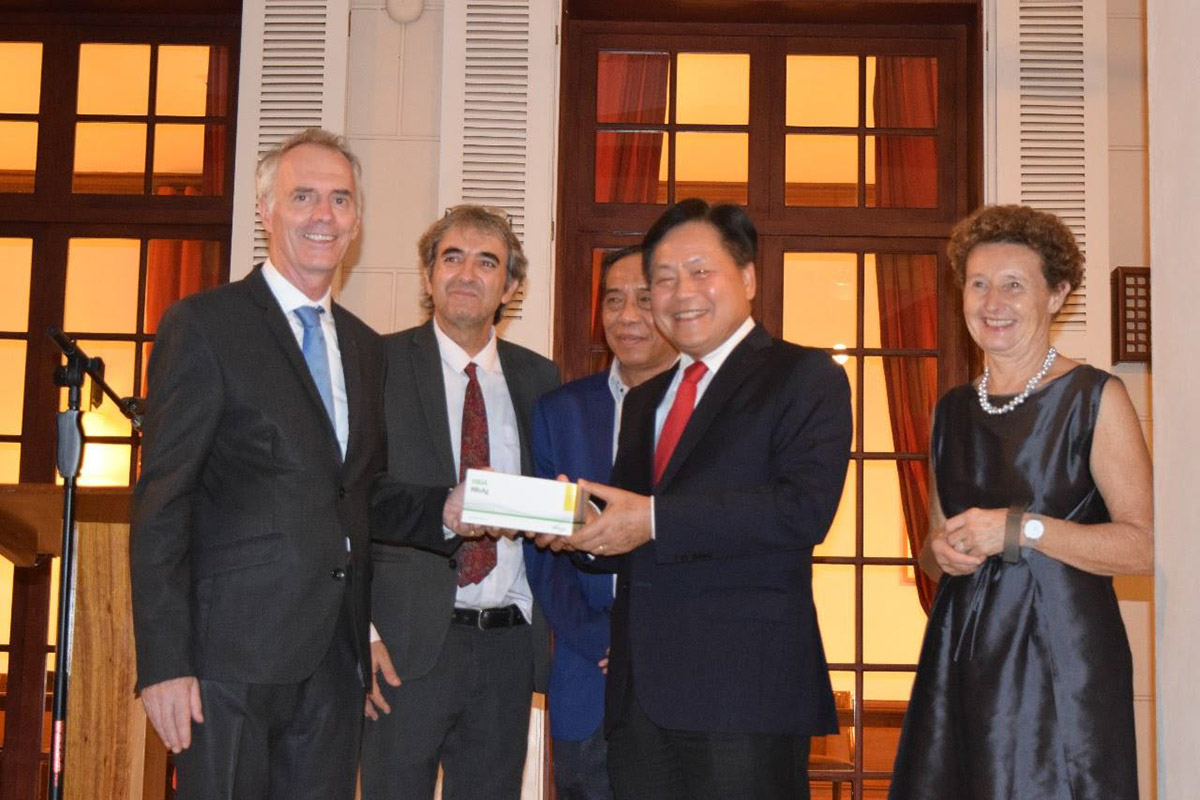 ເຄຶ່ອງບົ່ງມະຕິພະຍາດໄວຣັດຕັບອັກເສບ B ຈໍານວນ 120.000 ຊຸດ ກຽມແຈກຢາຍໃຫ້ແກ່ບັນດາສູນສຸຂະພາບ ໃນທົ່ວປະເທດ