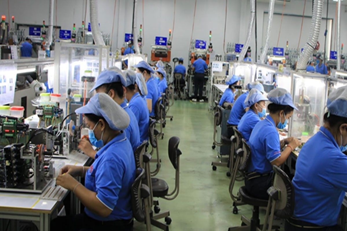 ນາຍົກລັດຖະມົນຕີເນັ້ນຫນັກໃຫ້ບໍລິສັດນະຄອນຫລວງອຸດສາຫະກໍາເຫຼັກຈໍາກັດ VSI ສືບຕໍ່ເສີມຂະຫຍາຍຈຸດດີ ແລະ ແກ້ບັນຫາ ທີ່ເປັນຕົວກົດໜ່ວງຖ່ວງດຶງການຜະລິດ