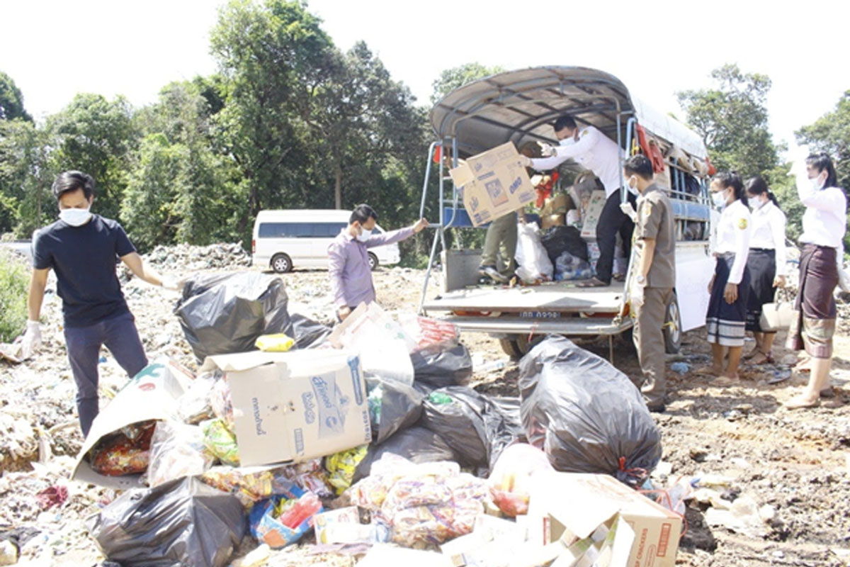 ກວດພົບອາຫານທີ່ບໍ່ປອດໄພຫຼາຍລາຍການຢູ່ຕະຫຼາດເທດສະບານ ເມືອງສາມັກຄີໄຊ