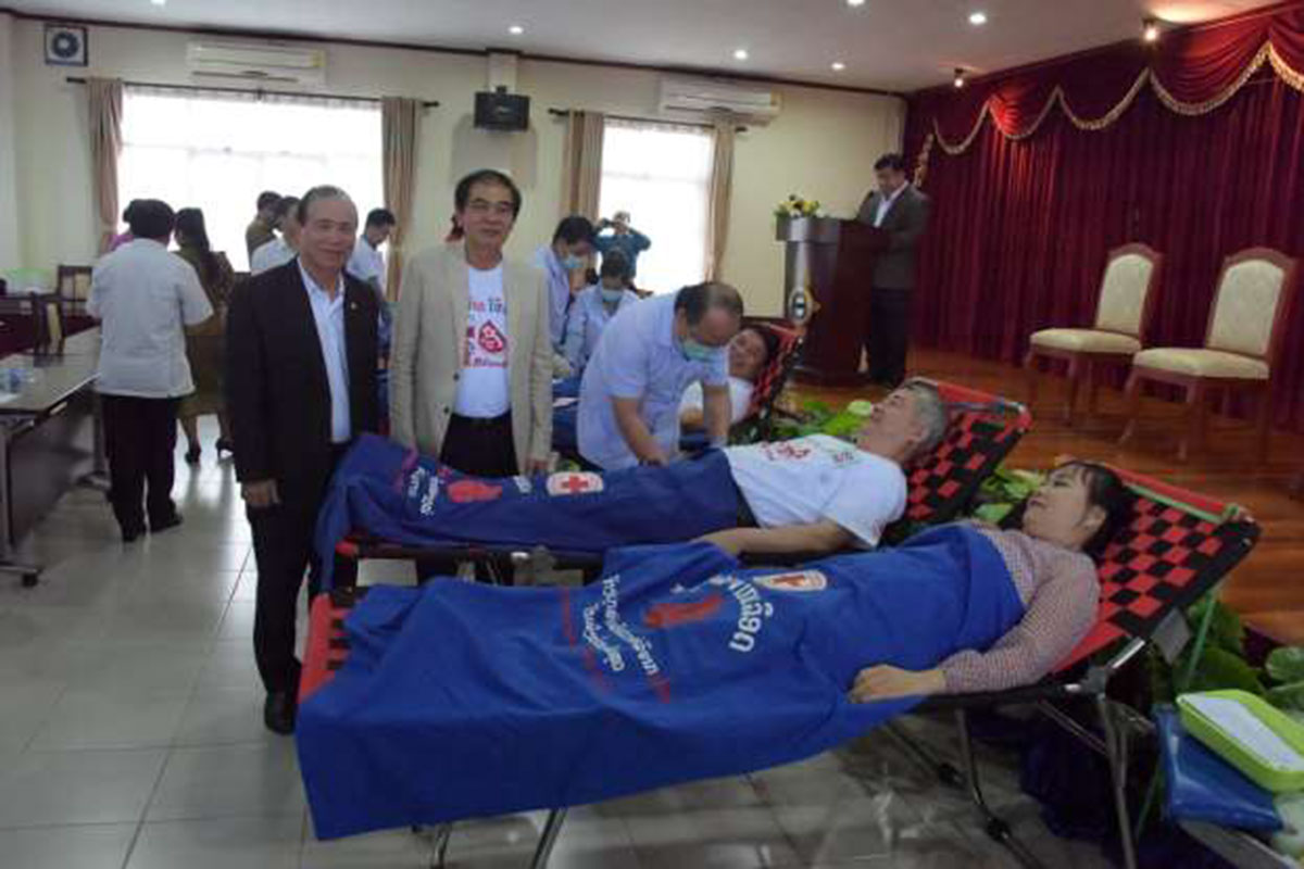 ການນໍາ ແລະ ພະນັກງານກະຊວງ ຮສສ ສ້າງຂະບວນການບໍລິຈາກເລືອດ ເພື່ອຂໍ່ານັບຮັບຕ້ອນກອງປະຊຸມໃຫ່ຍ ຄັ້ງທີ VI