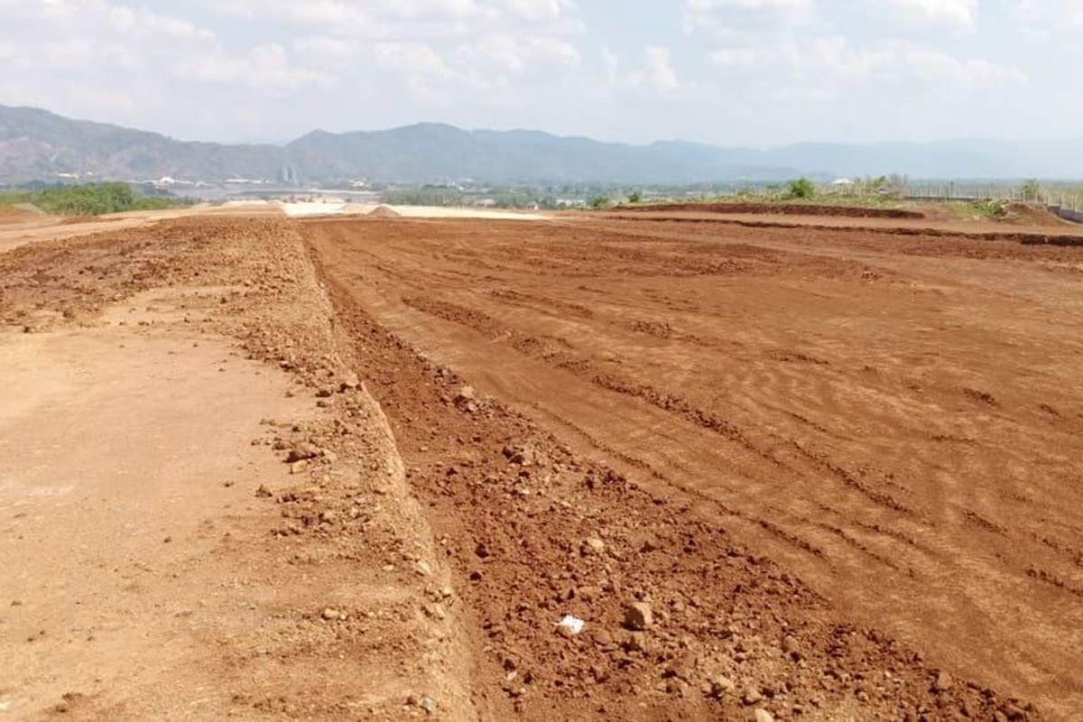 ໂຄງການປັບປຸງສະໜາມບິນຫ້ວຍຊາຍ ຖືກໂຈະໃນໄລຍະລະດູຝົນ