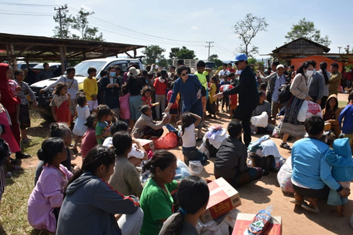 ລັດຖະມົນຕີປະຈຳ ສນຍ ຢ້ຽມຢາມ ແລະ ມອບເຄື່ອງຊ່ວຍເຫຼືອ ຜູ້ປະສົບໄພນໍ້າຖ້ວມແຂວງສະຫວັນນະເຂດ