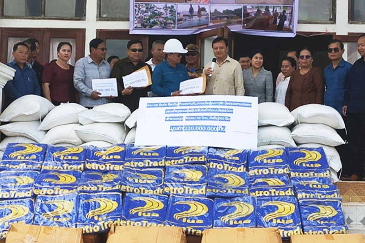 ການນໍາແຂວງສະຫວັນນະເຂດ ລົງຢ້ຽມຢາມ ແລະ ມອບເຄື່ອງຊ່ວຍເຫຼືອຜູ້ປະສົບໄພນໍ້າຖ້ວມຢູ່ ເມືອງເຊໂປນ