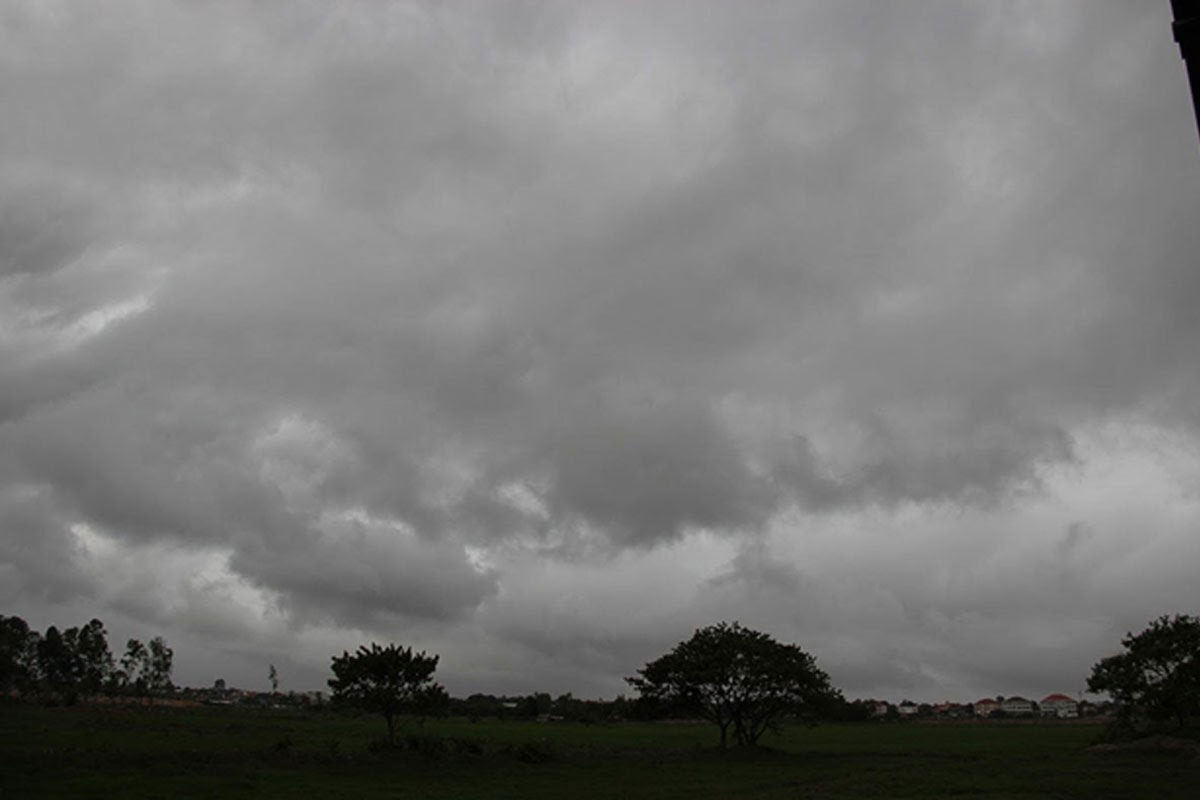 ປະຊາຊົນເຂດພາກກາງ, ພາກໃຕ້ ແລະ ພາກເໜືອດ້ານຕາເວັນອອກກຽມຮັບມືກັບພະຍຸໝຸນເຂດຮ້ອນ ວາມກໍ (STS VAMCO)