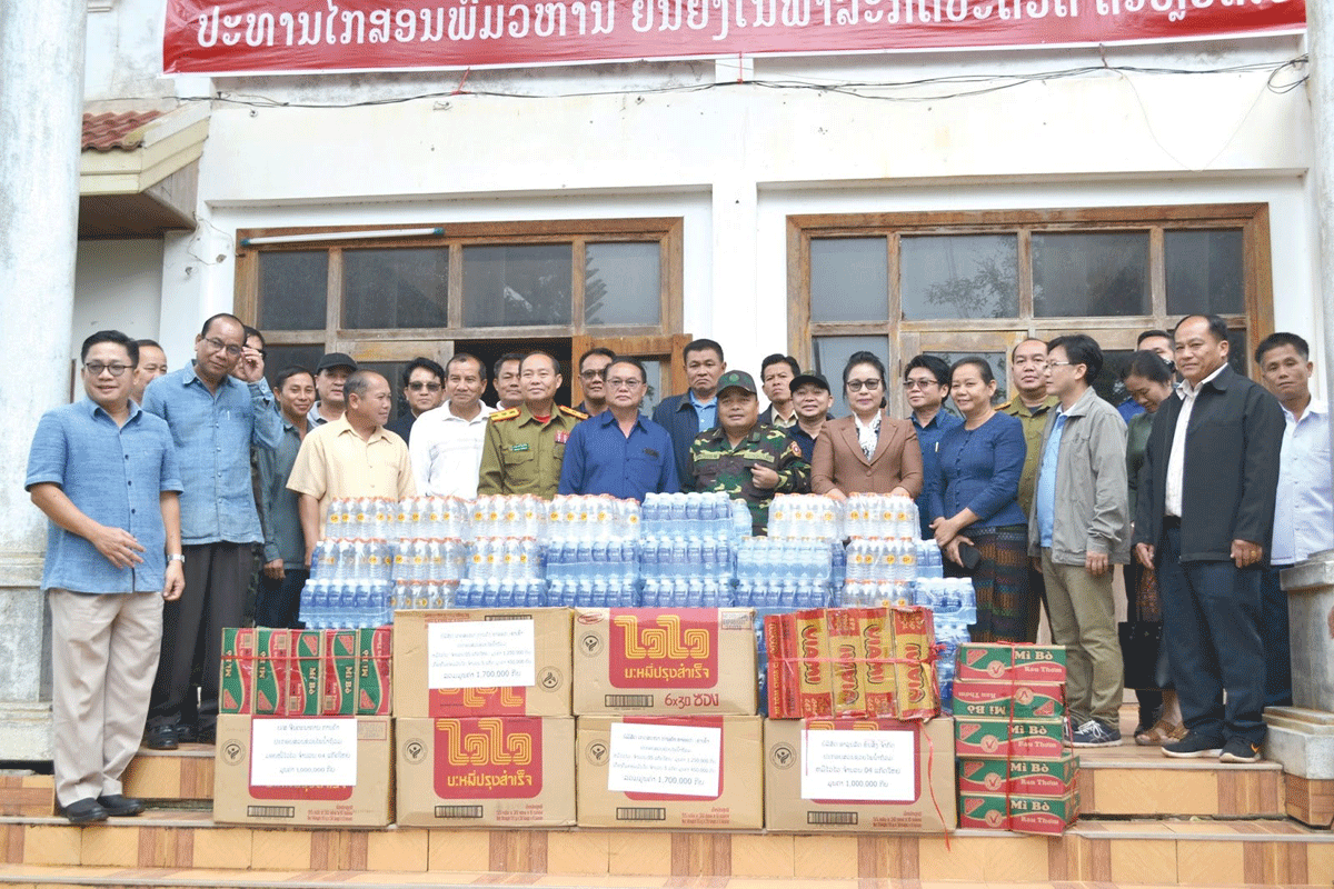 ການນໍາແຂວງສະຫວັນນະເຂດຢ້ຽມຢາມ ແລະ ມອບເຄື່ອງຊ່ວຍເຫຼືອໃຫ້ຜູ້ປະສົບໄພນ້ຳຖ້ວມ ຢູ່ 2 ບ້ານ ຂອງເມືອງນອງ