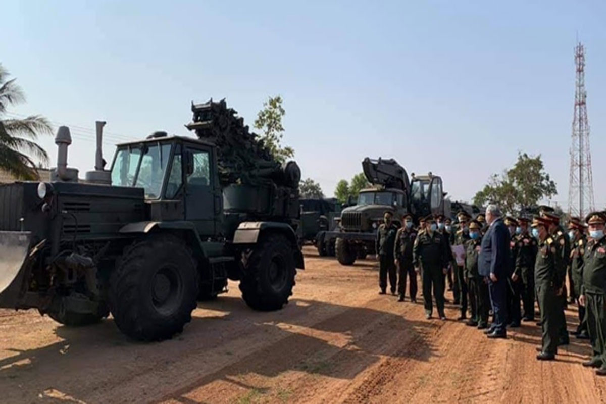 ຣັດເຊຍມອບພາຫະນະເຕັກນິກຊ່າງແສງໃຫ້ແກ່ລາວ