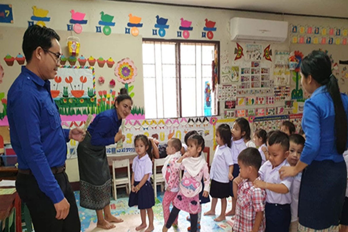 ອົງການຢູນີເຊັບສືບຕໍ່ມອບອຸປະກອນການສຶກສາ ແລະ ອຸປະກອນຕ້ານໂຄວິດ-19 ໃຫ້ແກ່ລາວ