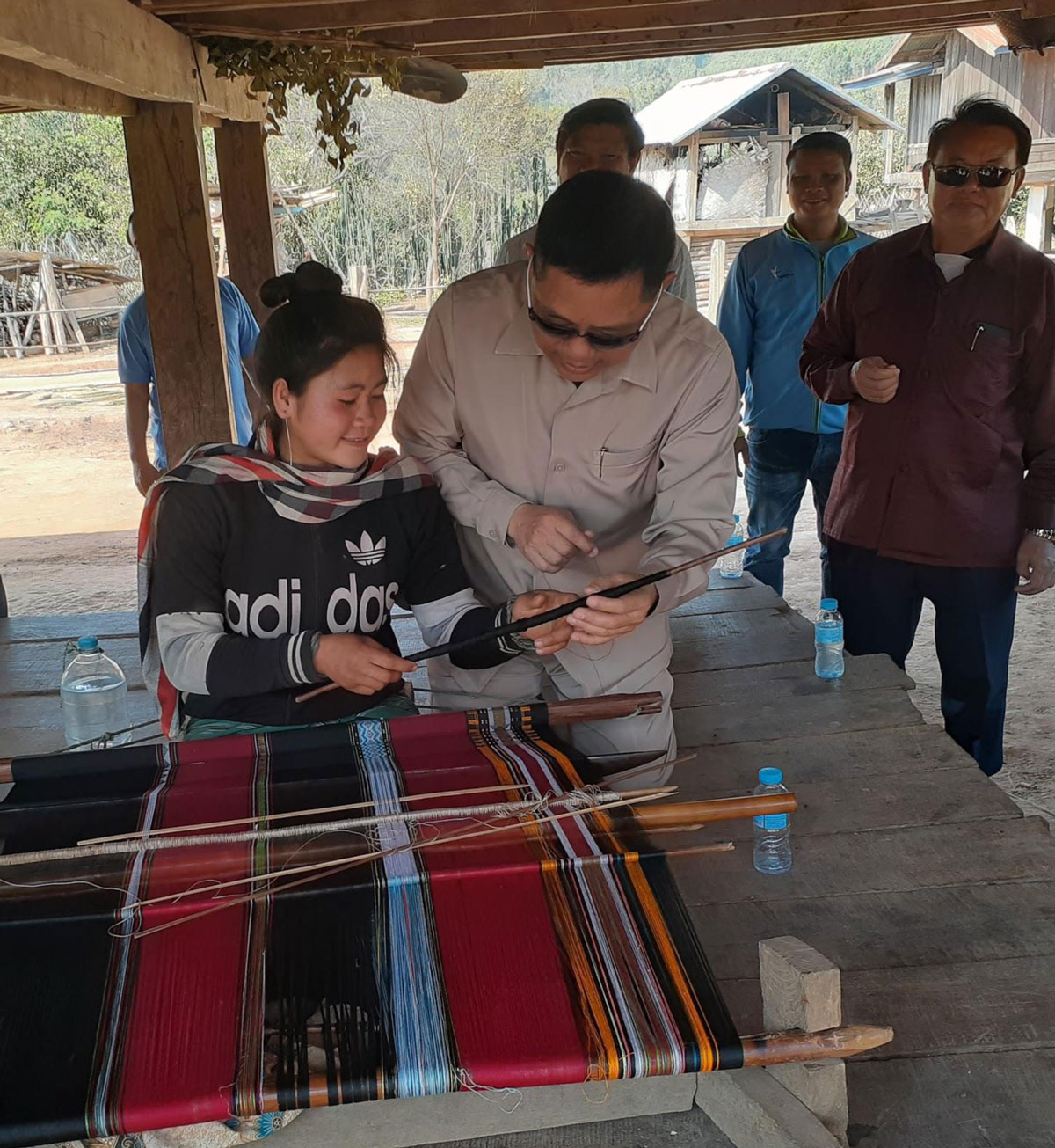 ໂຄງການຮ່ວມໃຈສາຍໄຍໂລມາຄຳຊ່ວຍສ້າງອາຊີບໝັ້ນຄົງໃຫ້ປະຊາຊົນເມືອງນອງຈຳນວນ 142 ຄອບຄົວ