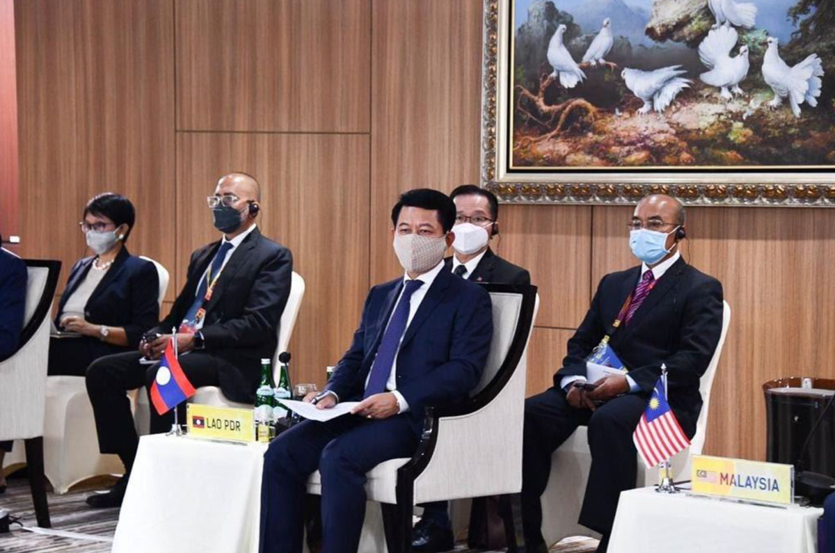 ລັດຖະມົນຕີກະຊວງການຕ່າງປະເທດ ແຫ່ງ ສປປ ລາວ ເຂົ້າຮ່ວມກອງປະຊຸມຜູ້ນໍາອາຊຽນ