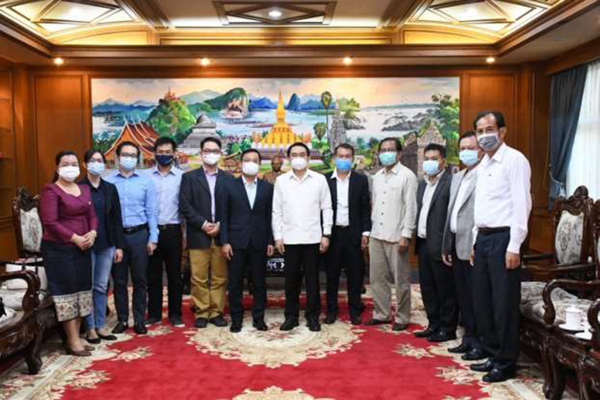 ຄະນະແພດໝໍ ຊ່ຽວຊານ ຈາກ ສສ ຫວຽດນາມ ມາ​ຊ່ວຍ​ທີມ​ງານ​ແພດ​ໝໍ ແຂວງ​ຈຳ​ປາ​ສັກ​ກ່ຽວ​ກັບ​ວິ​ທີ​ຕ່າງໆ​ໃນ​ການ​ປິ່ນ​ປົວ ແລະ ສະ​ກັດ​ກັ້ນ​ພະ​ຍາດ​ໂຄວິດ-19