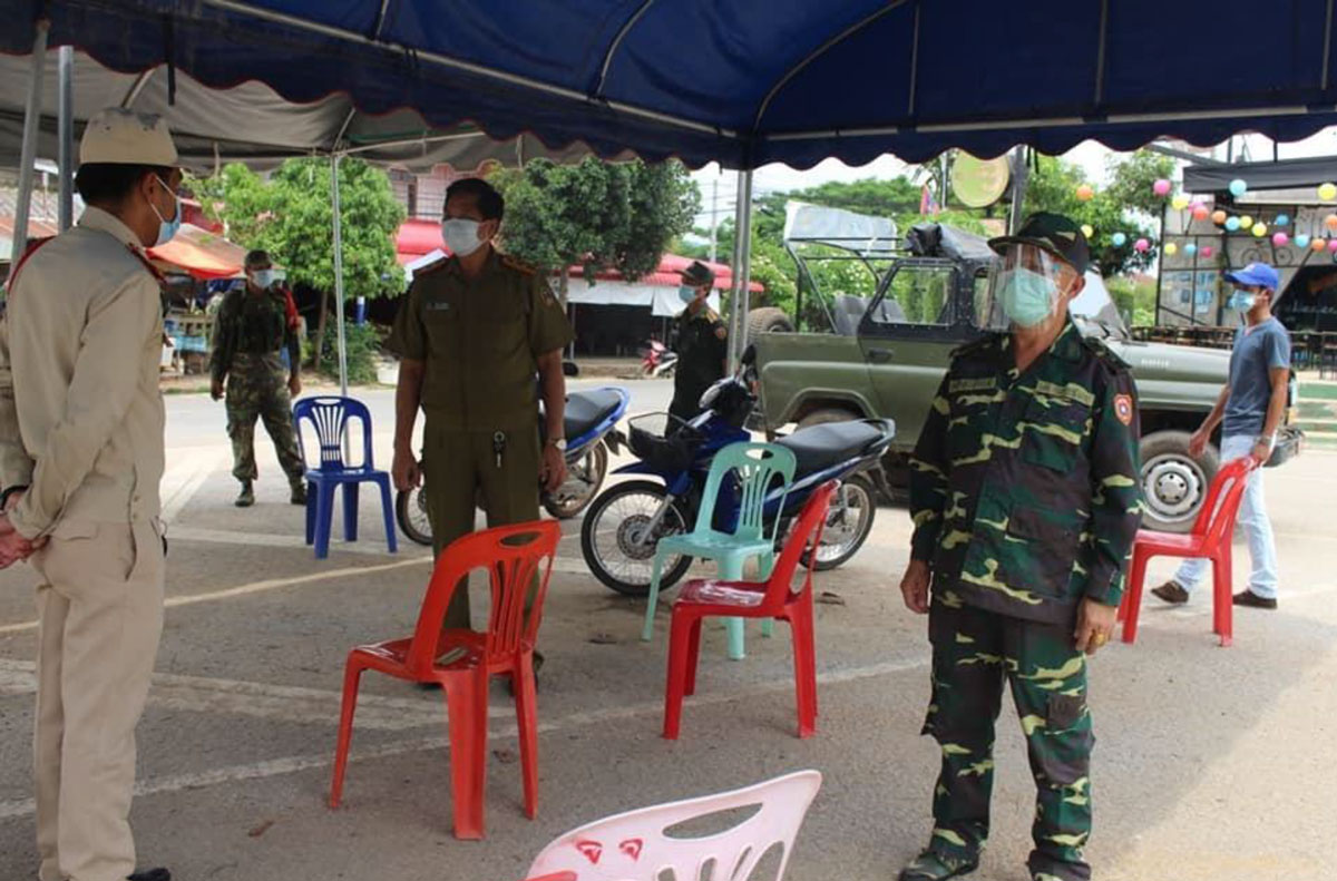 ແຂວງບໍ່ແກ້ວ ສືບຕໍ່ຈັດຕັ້ງກຳລັງຈຸດກວດກາ ເພື່ອປ້ອງກັນການແຜ່ລະບາດພະຍາ ໂຄວິດ-19 ຢ່າງເຂັ້ມງວດ