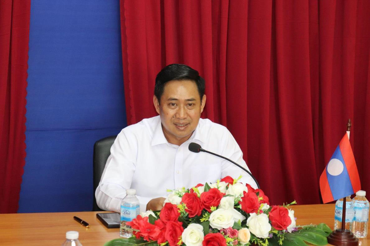 ເຈົ້າແຂວງຈໍາປາສັກ ​ແນະ​ນຳ ຄະນະ​ຄຸ້ມຄອງ​ດ່ານສາ​ກົນໜອງ​ນົກ​ຂຽນ ​ເພີ່ມທະວີການສຶກສາອົບຮົມ ​ດ້ານ​ການເມືອງ​ -​ ແນວຄິດ ໃຫ້ສະມາຊິກ​ພັກ ແລະ ພະນັກງານ​ ມີ​ລະ​ບຽບ​ວິ​ໄນ​ຢ່າງ​ເຄັ່ງ​ຄັດ​ 
