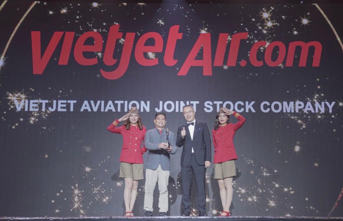 Vietjet ໄດ້ເນັ້ນໜັກເຖິງຄວາມສໍາເລັດໃນຄວາມຍືນຍົງ ແລະ ຄວາມດີເລີດຂອງສະຖານທີ່ເຮັດວຽກທົ່ວທະວີບອາຊີ.