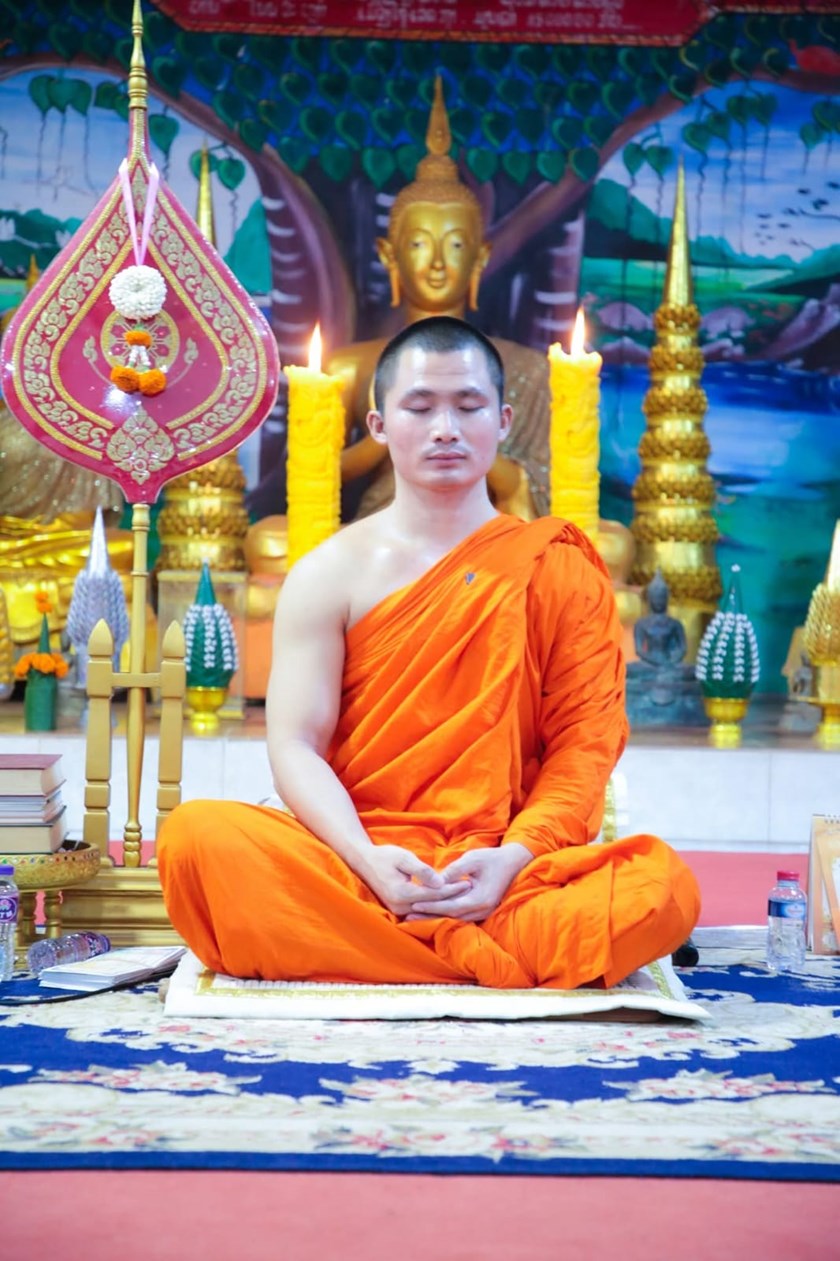 ບຸນຫໍ່ເຂົ້າປະດັບດິນເປັນໜຶ່ງໃນຫຼາຍບຸນຂອງຊາວພຸດ