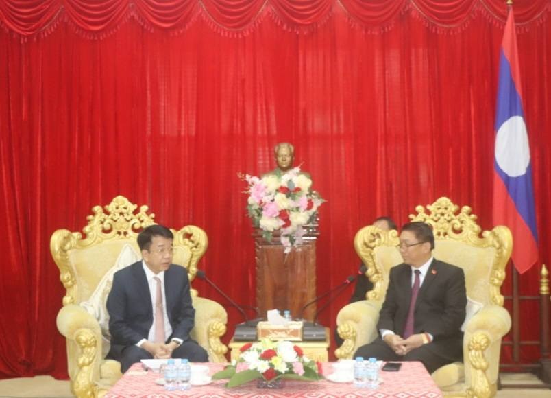 ການນຳແຂວງ ຫຼວງພະບາງ ຕ້ອນຮັບຄະນະຜູ້ແທນແຂວງ ທ້າຍຫງວຽນ 