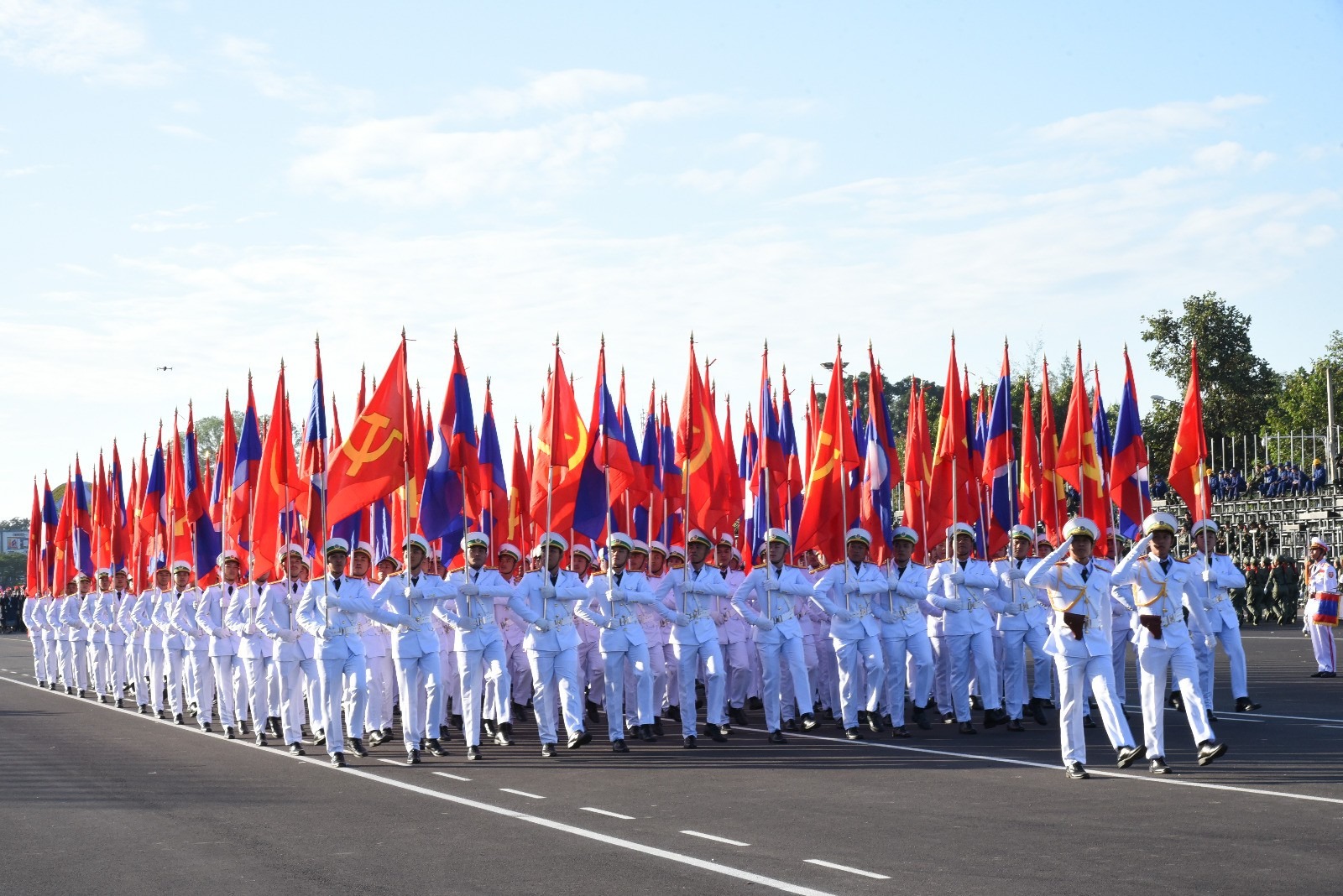 ມື້ນີ້ຈະມີການຊ້ອມໃຫຍ່ ຄັ້ງທີ 3 ປະສານທຸກພາກສ່ວນໃນການເດີນສວນສະໜາມ ສະເຫຼີມສະຫຼອງວັນຊາດທີ​ 2 ທັນວາ