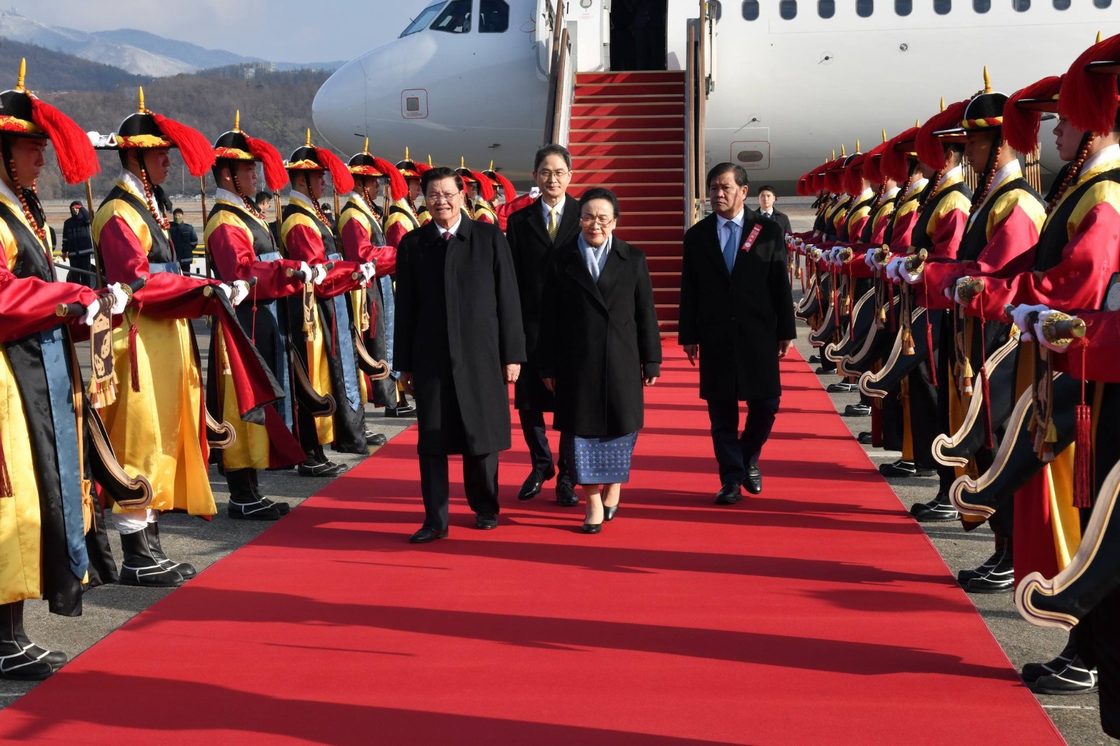 ປະທານປະເທດ ພ້ອມດ້ວຍພັນລະຍາ ເດີນທາງເຖິງນະຄອນຫຼວງເຊອຸນ ສ ເກົາຫຼີ