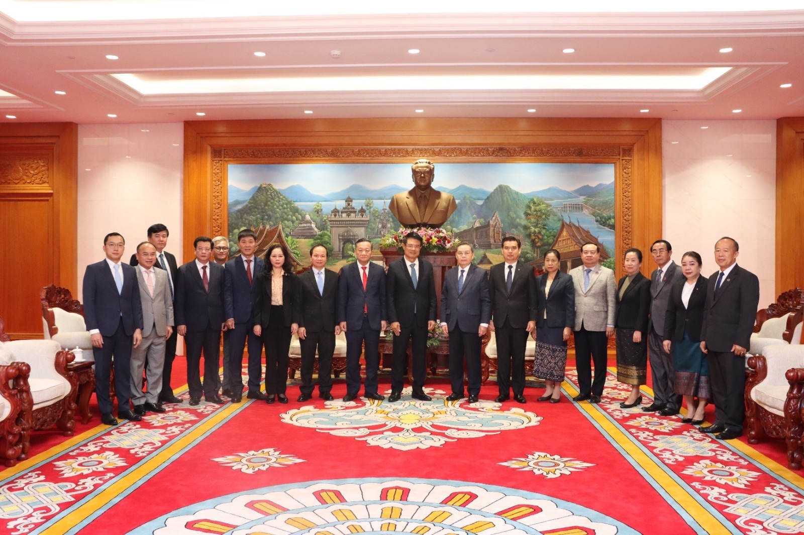 ປະທານສະພາແຫ່ງຊາດ ຕ້ອນຮັບ ຜູ້ແທນ ອົງການໄອຍະການປະຊາຊົນສູງສຸດ ແຫ່ງ ສສ ຫວຽດນາມເຂົ້າຢ້ຽມຂໍ່ານັບ