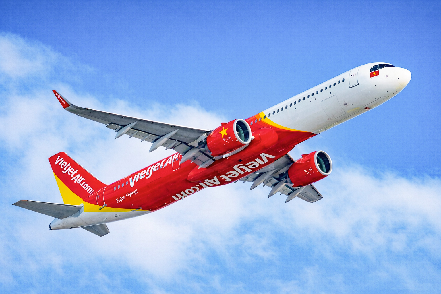 Vietjet ເປີດໂຕໂປຣໂມຊັນຫຼຸດລາຄາປີ້ຍົນຊັ້ນ Deluxe 30% ສຳລັບການເດີນທາງໄປຫວຽດນາມ ຕະຫຼອດປີ 2026