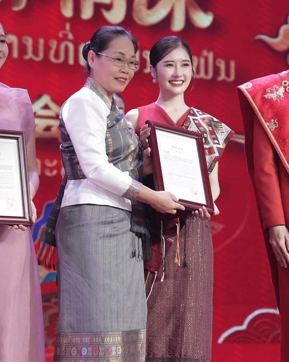 ມີນາ ແລະ ຄູໂຈໂຈ້ ນັກສ້າງເນື້ອຫາທາງອອນລາຍ