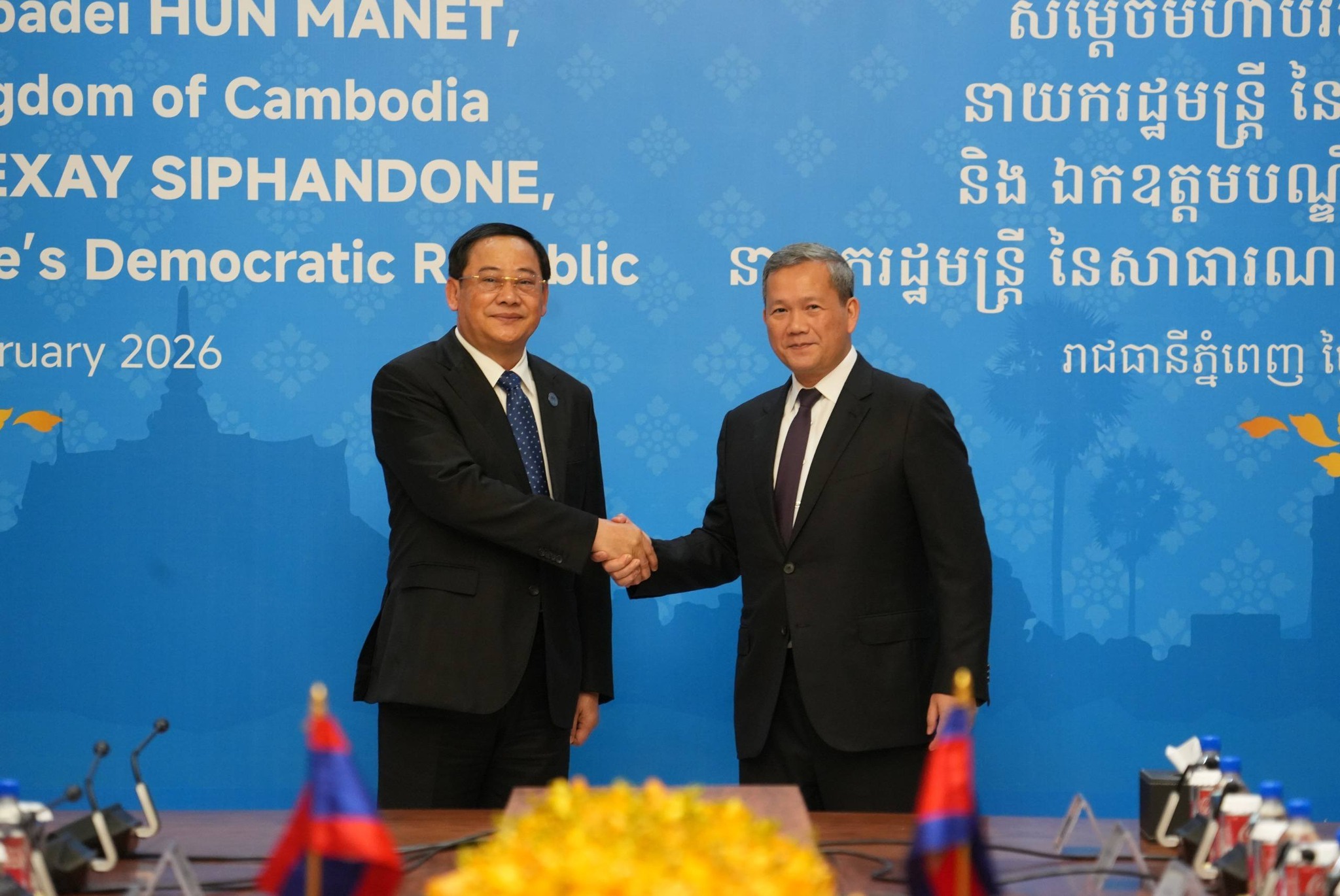 ນາຍົກລັດຖະມົນຕີ ລາວ-ກໍາປູເຈຍ ພົບປະປຶກສາຫາລືເສີມຂະຫຍາຍການພົວພັນຮ່ວມມືຫຼາຍດ້ານ