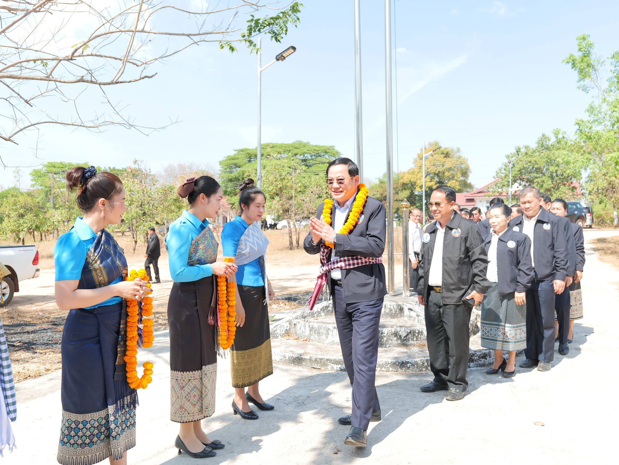 ຜູ້ສະໝັກຮັບເລືອກຕັ້ງ ສສຊ ຊຸດທີ X ເຂດເລືອກຕັ້ງທີ 15 ແຂວງຈຳປາສັກລົງເຄື່ອນໄຫວພົບປະຜູ້ມີສິດເລືອກຕັ້ງຢູ່ເມືອງຊະນະສົມບູນ
