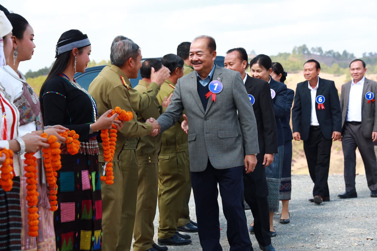 ຜູ້ສະໝັກ ສສຊ ເຂດເລືອກຕັ້ງທີ 9 ລົງຫາສຽງຢູ່ ກຳລັງ ປກຊ-ປກສ