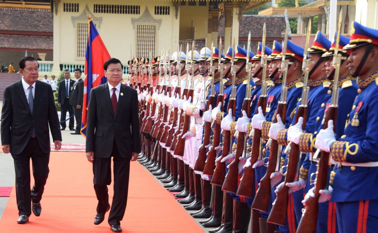 ກໍາປູເຈຍໄດ້ຈັດພິທີຕ້ອນຮັບ ປະທານປະເທດ ແຫ່ງ ສປປ ລາວ ຢ່າງອົບອຸ່ນ ແລະ ສົມກຽດ