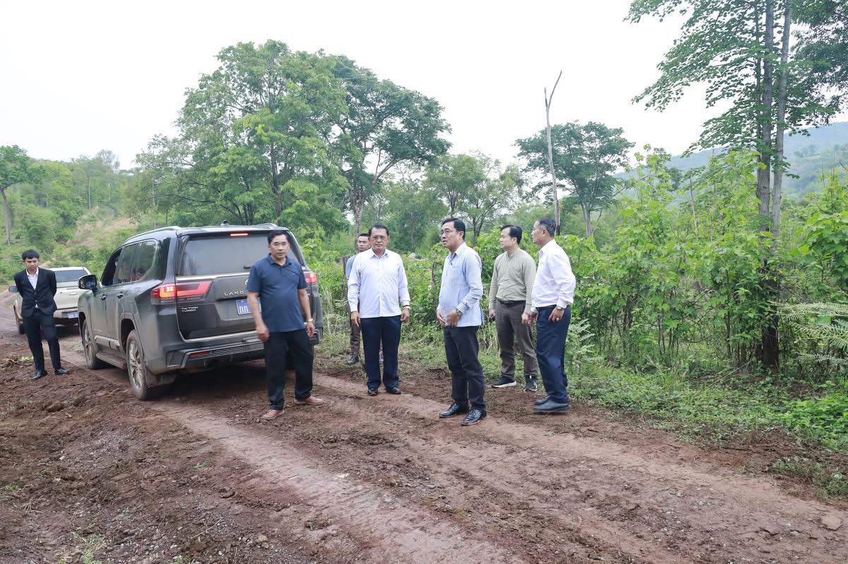 ກະຊວງ ຍທຂ ຕິດຕາມການພັດທະນາ ພື້ນຖານໂຄງລ່າງແຂວງໄຊຍະບູລີ