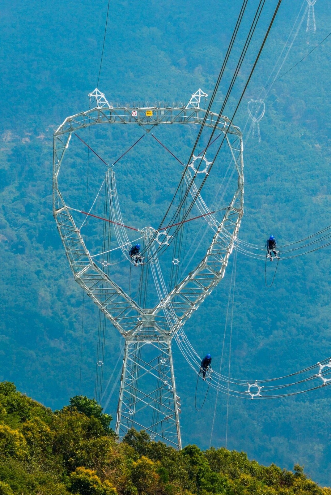  ADB ຈະ​ໃຫ້​ການ​ສະ​ໜັບ​ສະ​ໜູນ 70 ຕື້​ໂດ​ລາ ​ແກ່ 2 ຂໍ້​ລິ​ເລີ່ມ​ໃໝ່​ຂອງ​ພາກ​ພື້ນ​ອາ​ຊີ​-ປາ​ຊີ​ຟິກ
