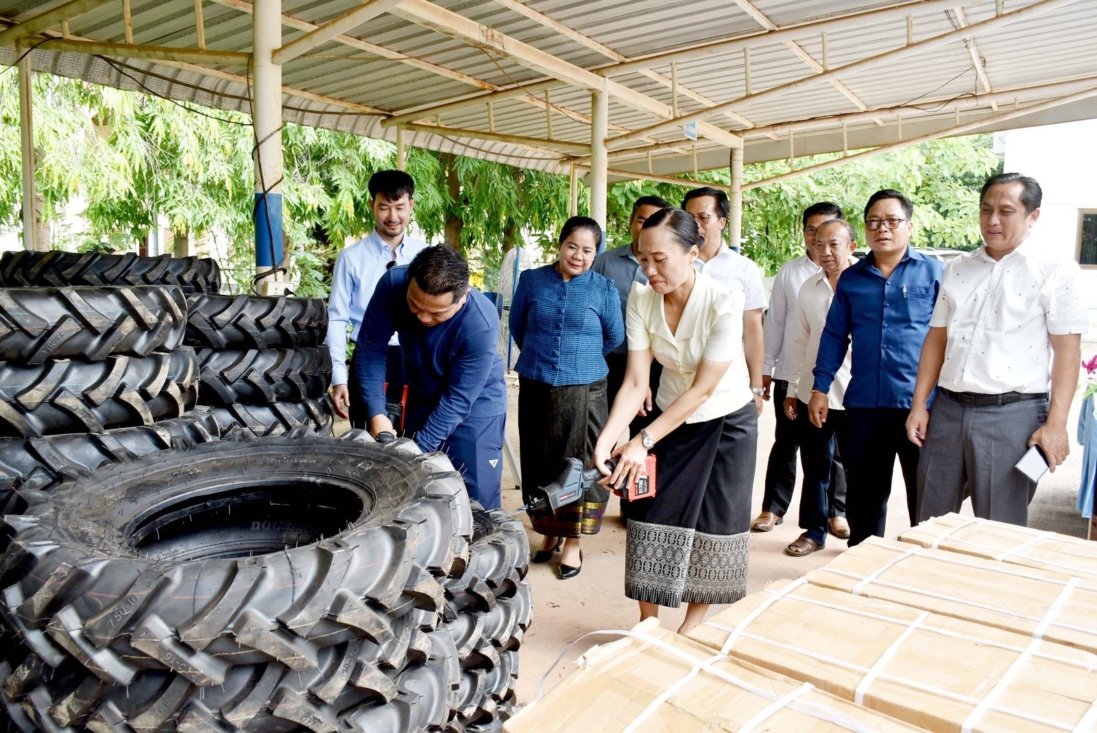 ອຄ ແຂວງສະຫວັນນະເຂດ ທໍາລາຍສິນຄ້າ ລະເມີດຊັບສິນທາງປັນຍາ