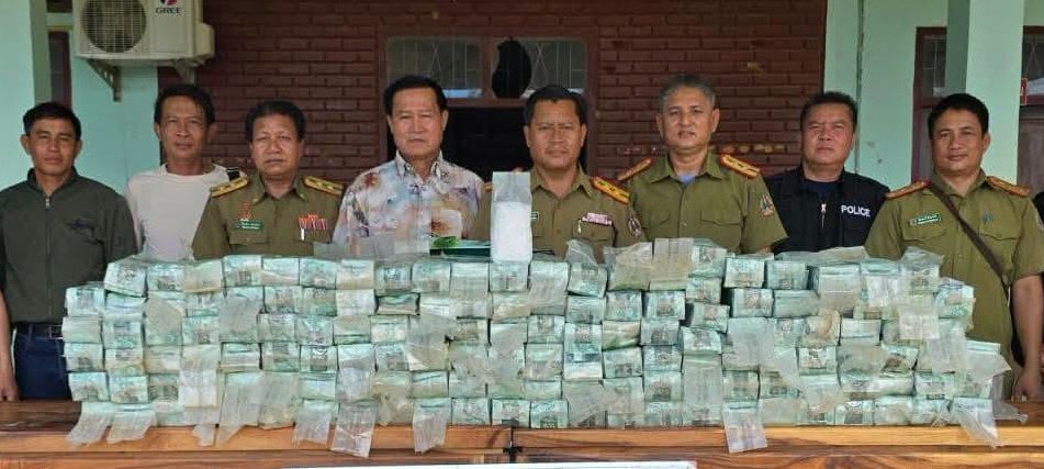 ພົບເຮືອຈອດຢູ່ແຄມນ້ຳຂອງຂົນ ຢາໄອສ 6 ເປົາເມືອງຊະນະຄາມ