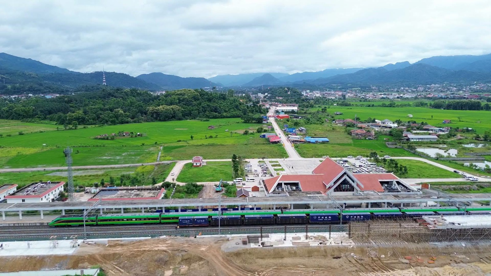 ຈະປິດທາງຊົ່ວຄາວ ເພື່ອປັບປຸງ ອຸໂມງລອດທາງລົດໄຟຢູ່ແຂວງອຸດົມໄຊ